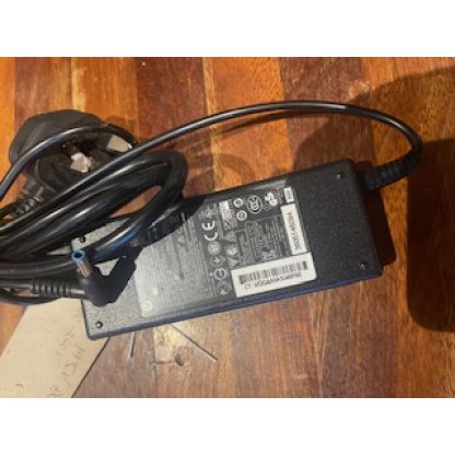 Power Supply  Laptop,  QYD  90W  100-240V AC   19.5 V DC   good used